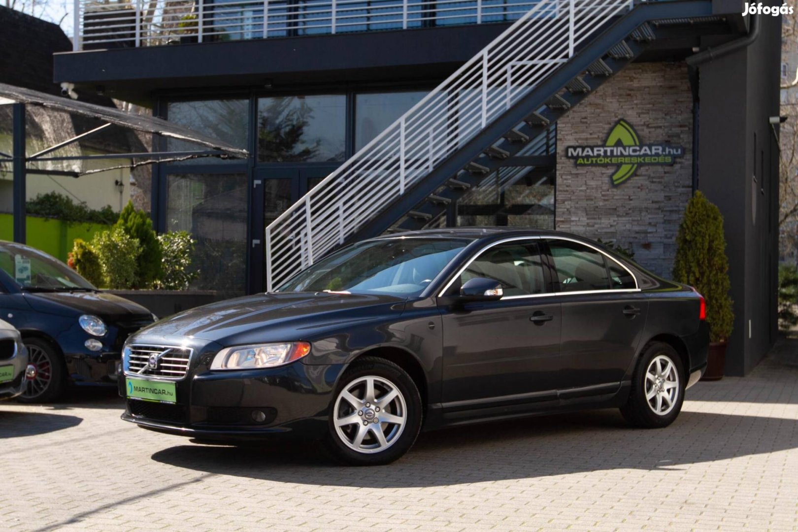 Volvo S80 2.4 D [D5] R-Design Black Stone +Whit...